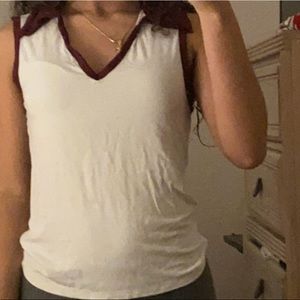 Red maroon trim/white solid outer T-shirt